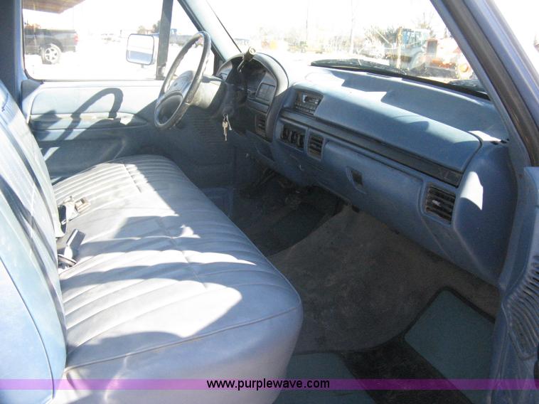 image for item A6068 1996 Ford F250 XL supercab pickup truck