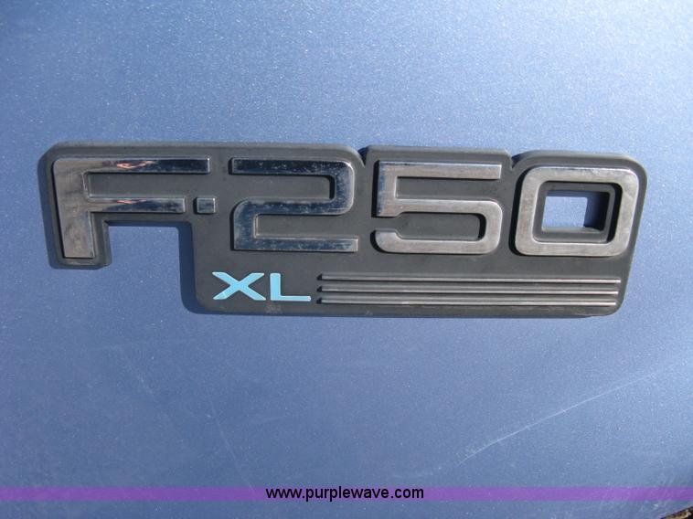 image for item A6068 1996 Ford F250 XL supercab pickup truck