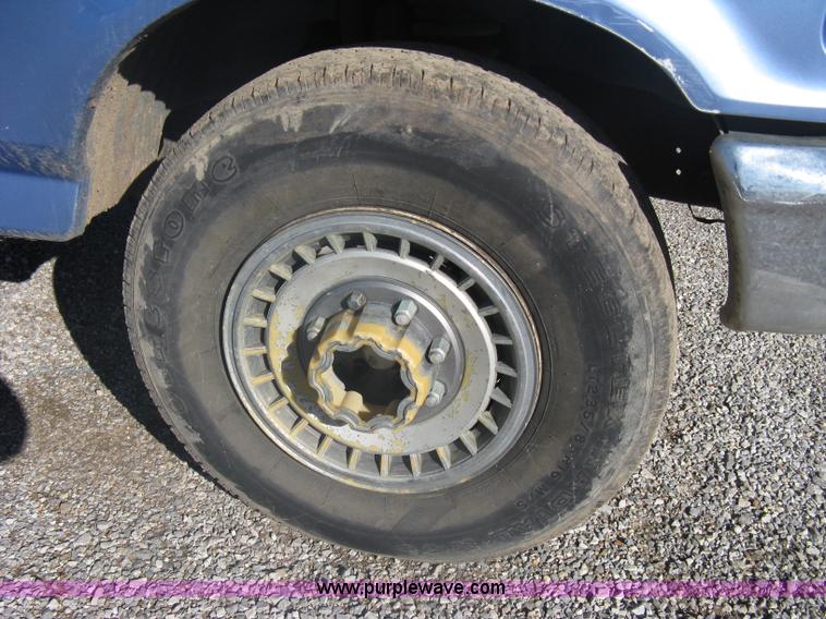 image for item A6068 1996 Ford F250 XL supercab pickup truck