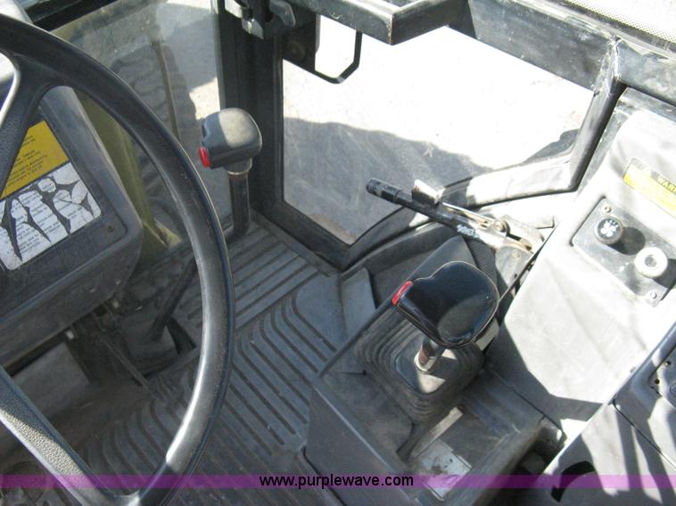 image for item A6069 1989 Ford 555C backhoe