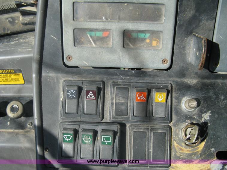 image for item A6069 1989 Ford 555C backhoe