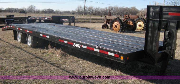image for item A6070 1989 Interstate 24DT flatbed gooseneck trailer