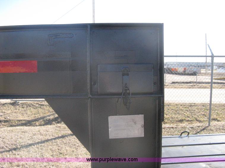 image for item A6070 1989 Interstate 24DT flatbed gooseneck trailer