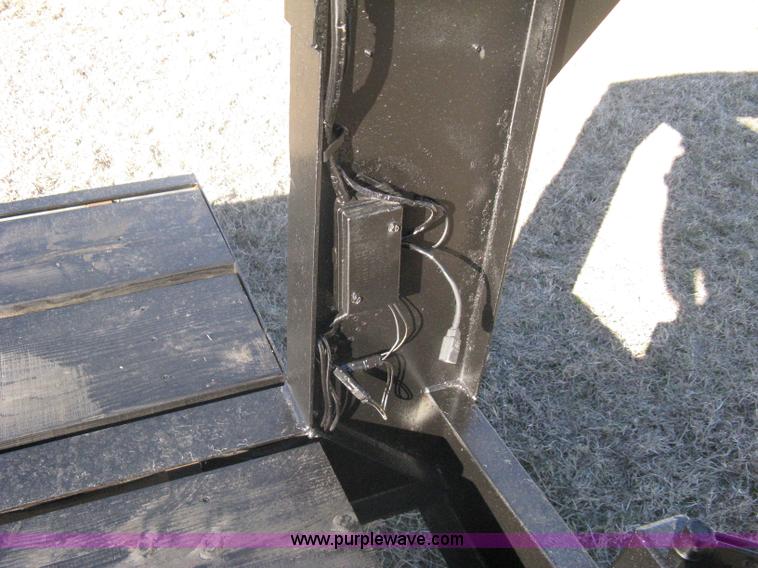 image for item A6070 1989 Interstate 24DT flatbed gooseneck trailer