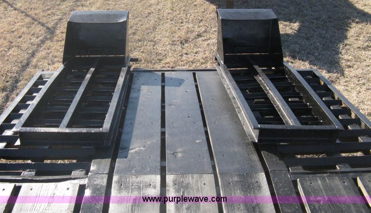 image for item A6070 1989 Interstate 24DT flatbed gooseneck trailer