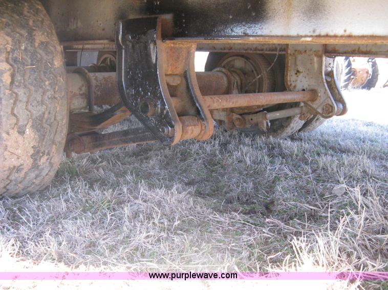 image for item A6070 1989 Interstate 24DT flatbed gooseneck trailer