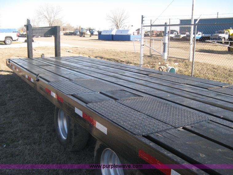 image for item A6070 1989 Interstate 24DT flatbed gooseneck trailer