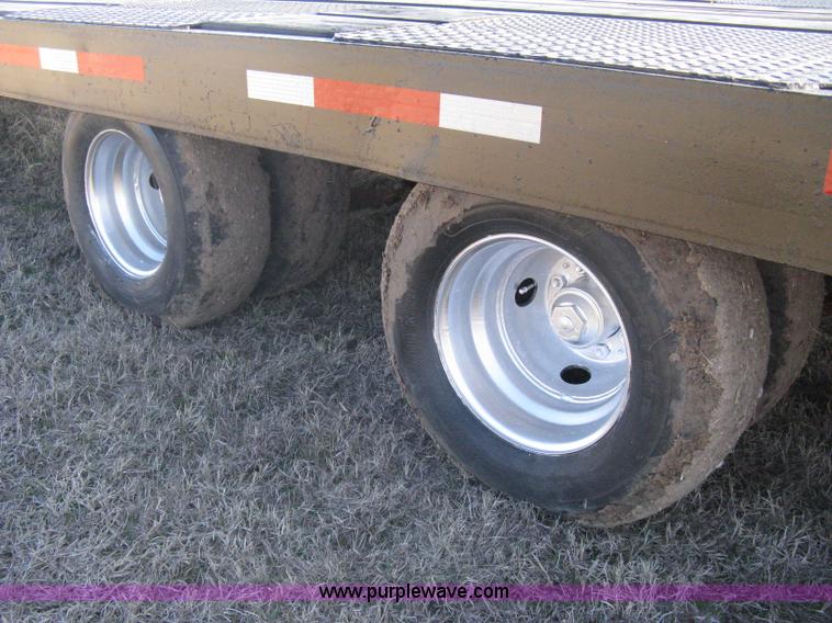 image for item A6070 1989 Interstate 24DT flatbed gooseneck trailer