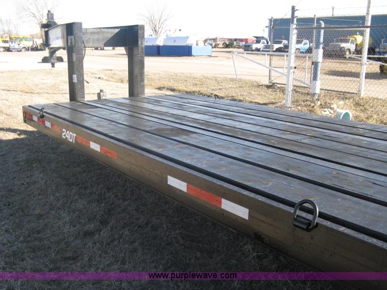 image for item A6070 1989 Interstate 24DT flatbed gooseneck trailer