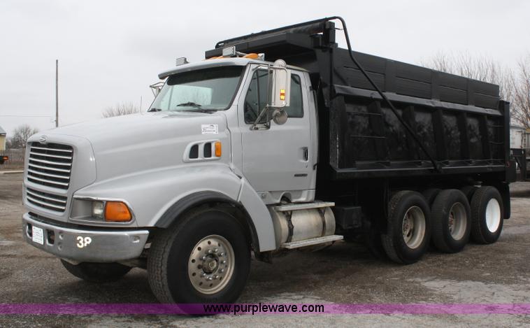 image for item A6759 2000 Ford Sterling L9500 dump truck