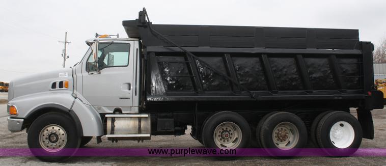 image for item A6759 2000 Ford Sterling L9500 dump truck