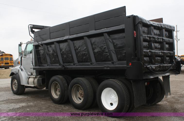 image for item A6759 2000 Ford Sterling L9500 dump truck