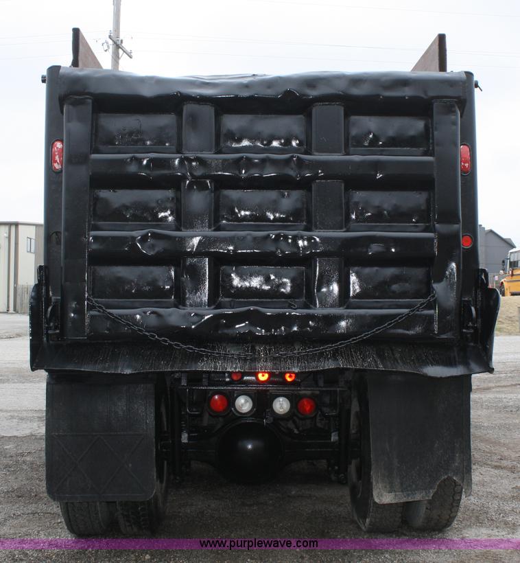 image for item A6759 2000 Ford Sterling L9500 dump truck