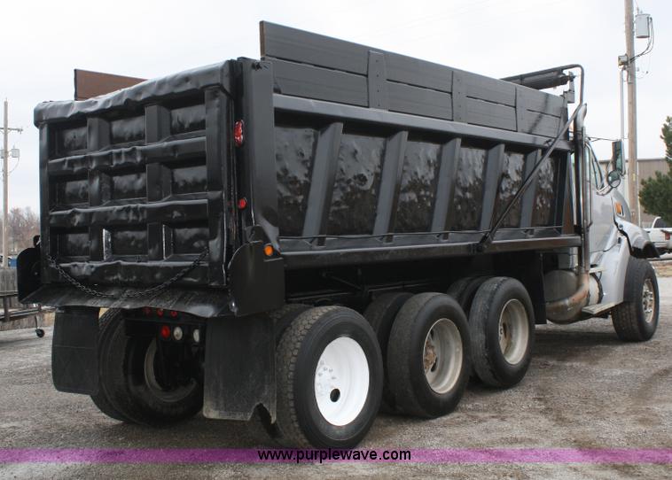 image for item A6759 2000 Ford Sterling L9500 dump truck
