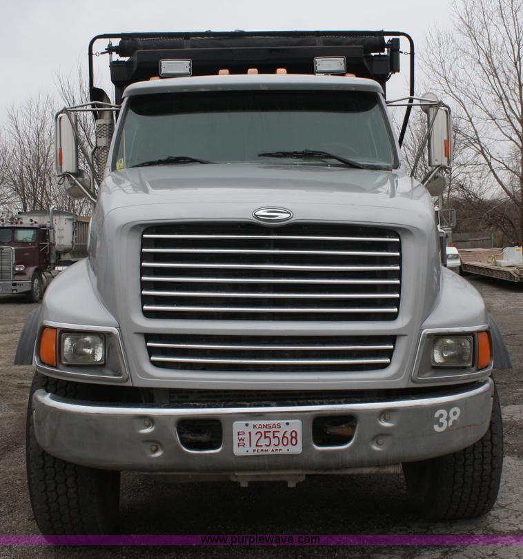 image for item A6759 2000 Ford Sterling L9500 dump truck