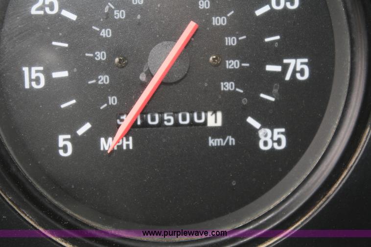 image for item A6759 2000 Ford Sterling L9500 dump truck