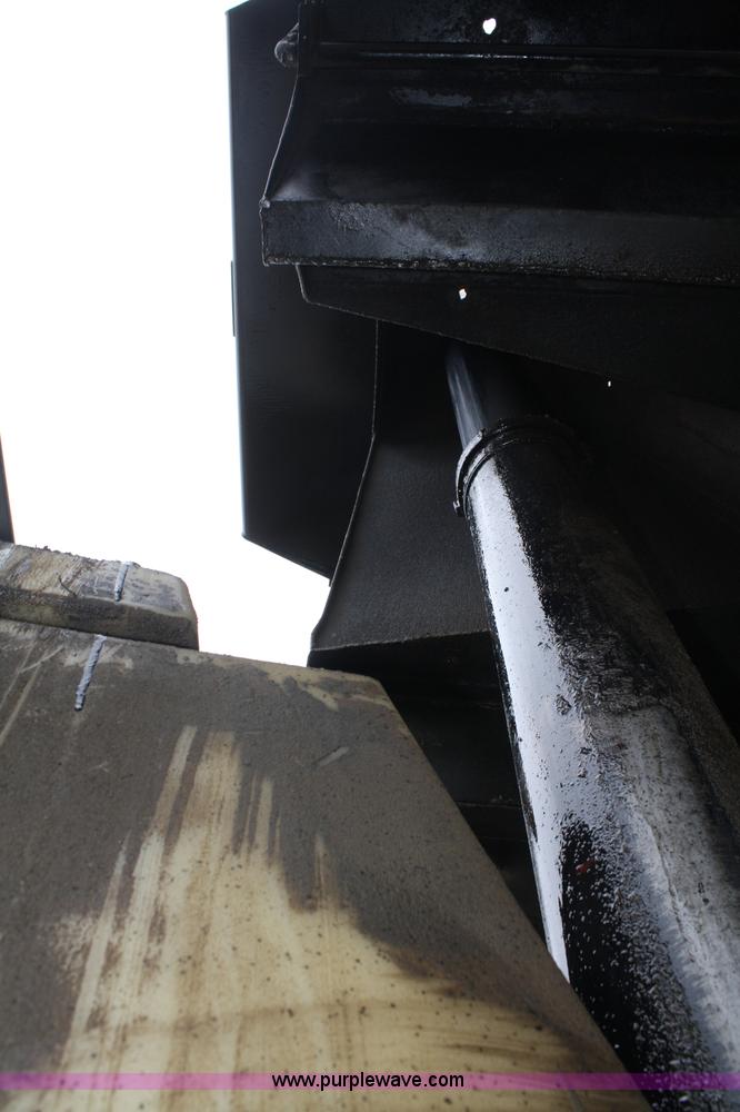 image for item A6759 2000 Ford Sterling L9500 dump truck