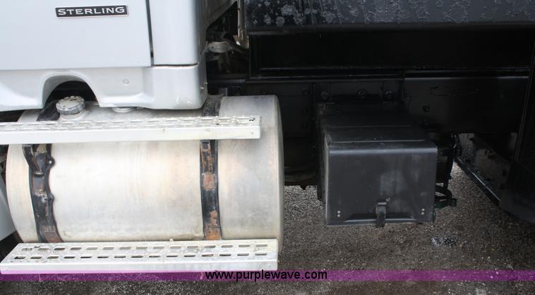 image for item A6759 2000 Ford Sterling L9500 dump truck