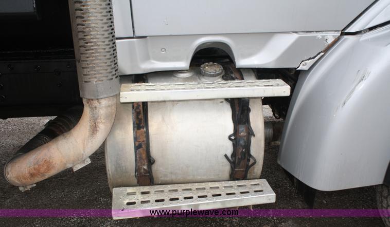 image for item A6759 2000 Ford Sterling L9500 dump truck