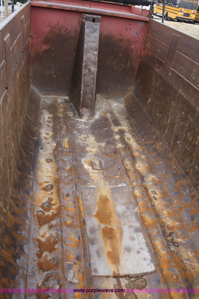 image for item A6759 2000 Ford Sterling L9500 dump truck