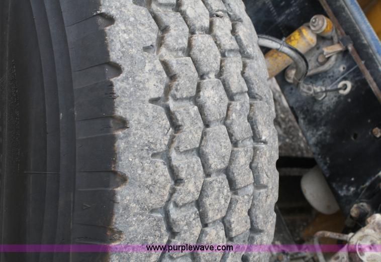 image for item A6759 2000 Ford Sterling L9500 dump truck