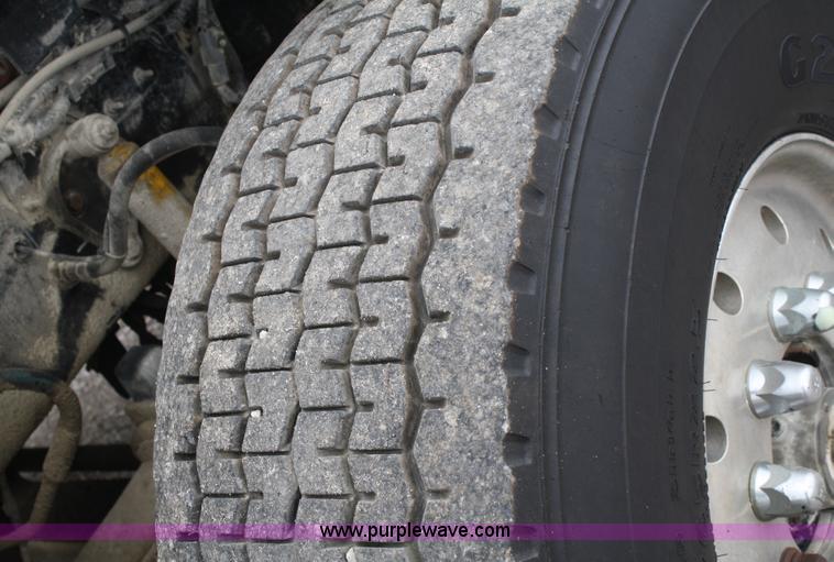 image for item A6759 2000 Ford Sterling L9500 dump truck