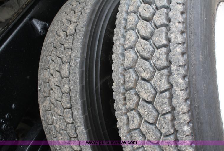 image for item A6759 2000 Ford Sterling L9500 dump truck