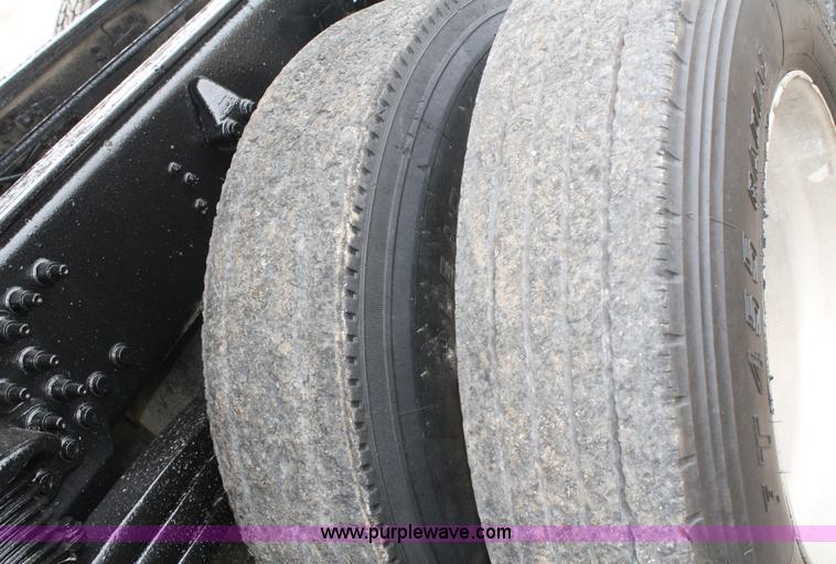 image for item A6759 2000 Ford Sterling L9500 dump truck