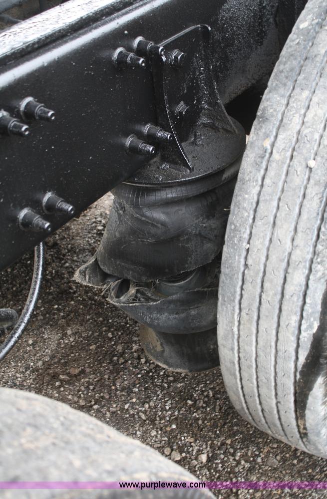 image for item A6759 2000 Ford Sterling L9500 dump truck