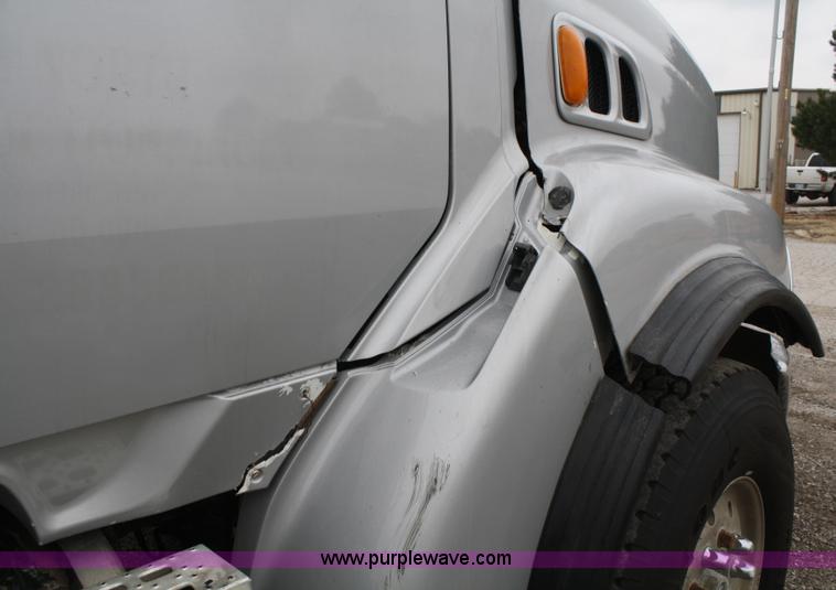 image for item A6759 2000 Ford Sterling L9500 dump truck