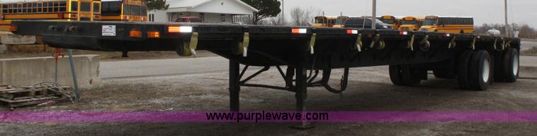 image for item A6767 2000 Transcraft TL-2000 flatbed trailer