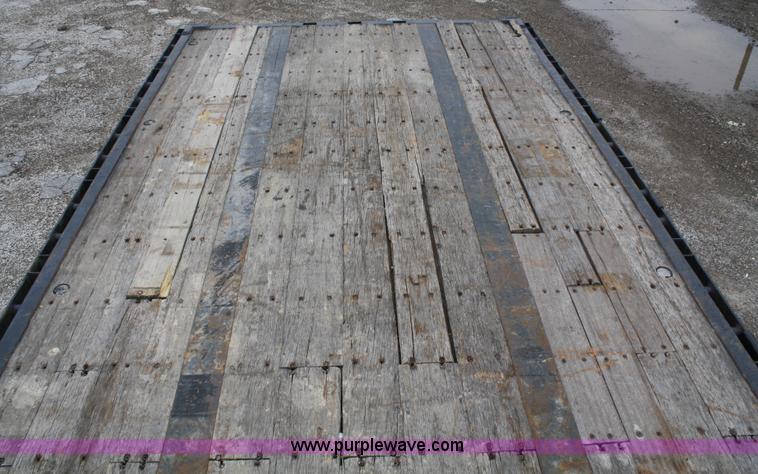 image for item A6767 2000 Transcraft TL-2000 flatbed trailer