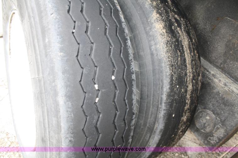 image for item A6767 2000 Transcraft TL-2000 flatbed trailer