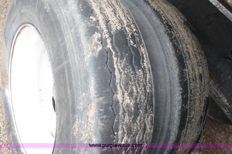 image for item A6767 2000 Transcraft TL-2000 flatbed trailer