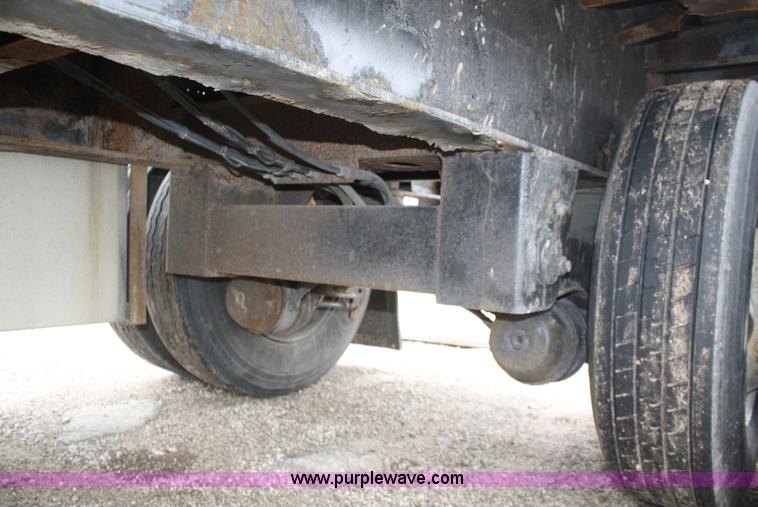 image for item A6767 2000 Transcraft TL-2000 flatbed trailer