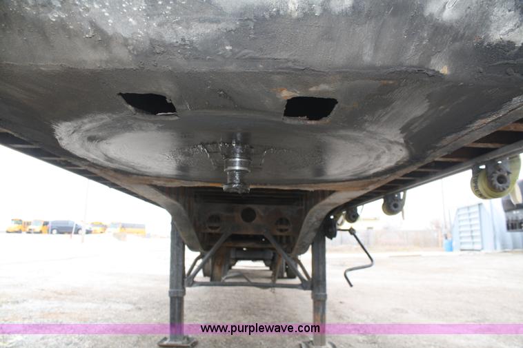 image for item A6767 2000 Transcraft TL-2000 flatbed trailer