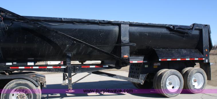 image for item A6769 1999 Trail King 26' end dump trailer