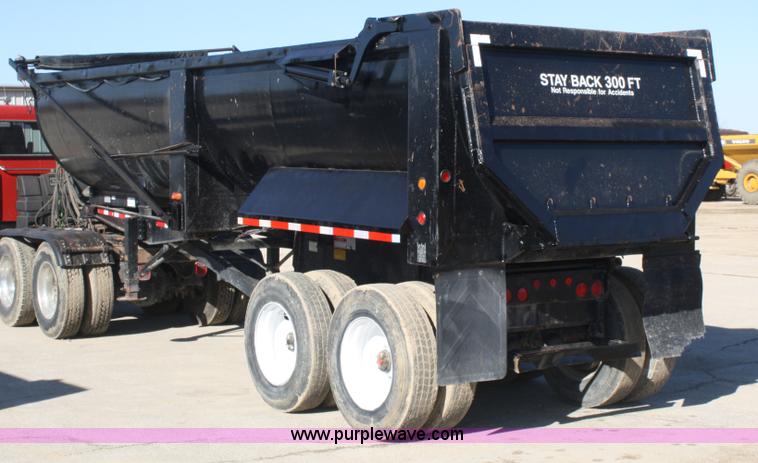 image for item A6769 1999 Trail King 26' end dump trailer