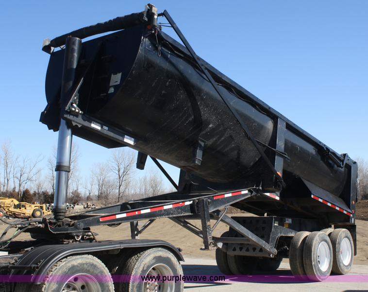 image for item A6769 1999 Trail King 26' end dump trailer