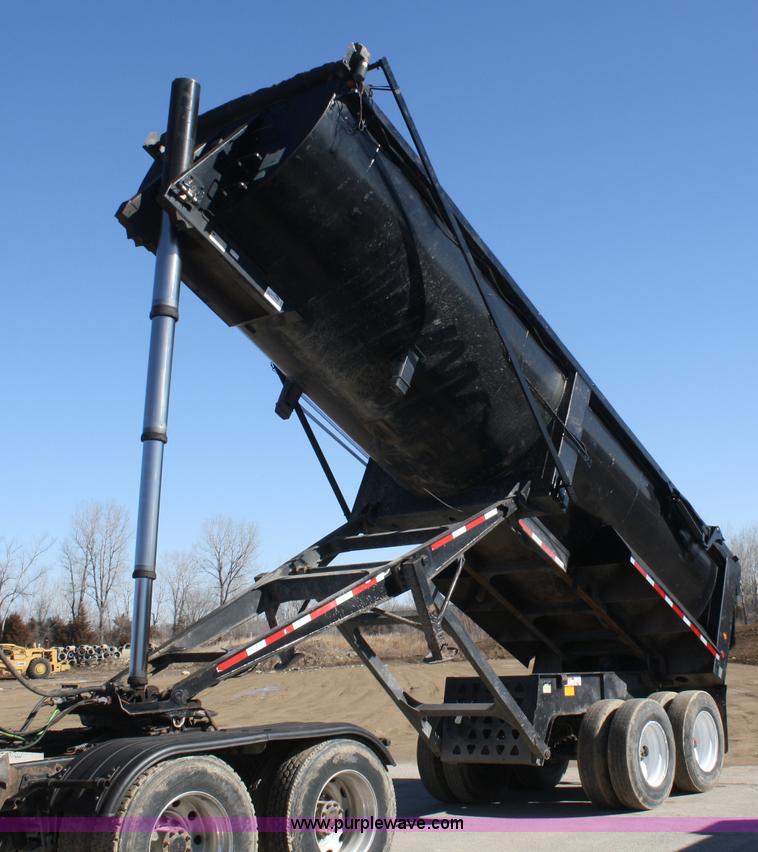 image for item A6769 1999 Trail King 26' end dump trailer