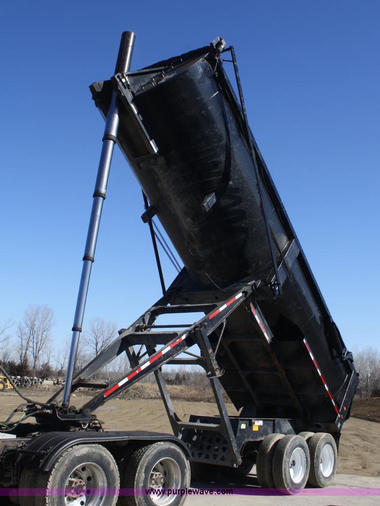 image for item A6769 1999 Trail King 26' end dump trailer