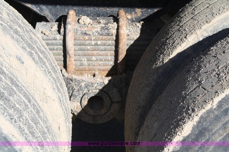 image for item A6769 1999 Trail King 26' end dump trailer