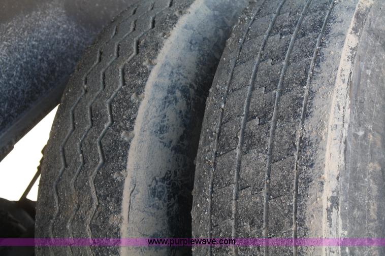 image for item A6769 1999 Trail King 26' end dump trailer