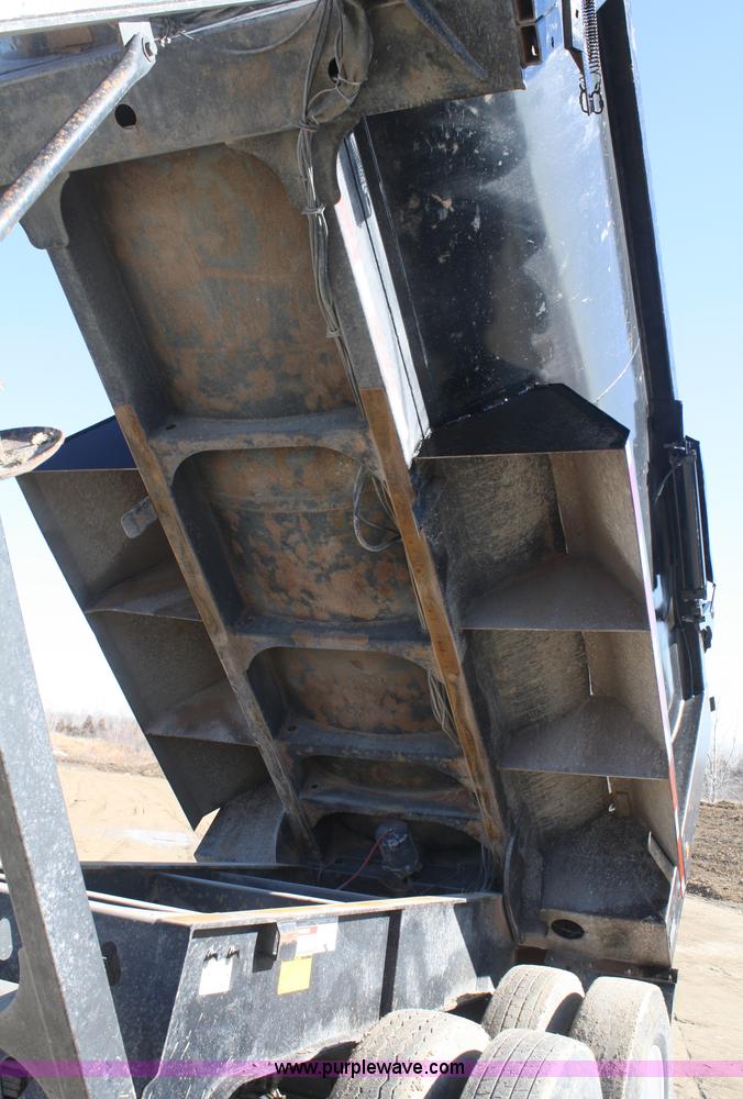 image for item A6769 1999 Trail King 26' end dump trailer