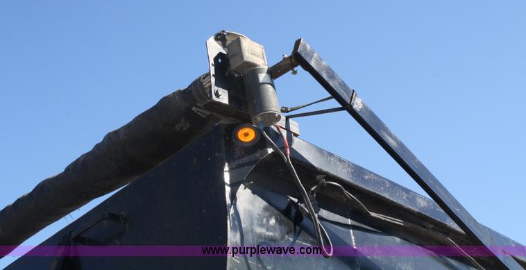 image for item A6769 1999 Trail King 26' end dump trailer