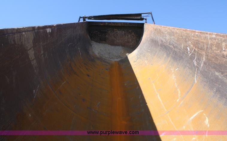 image for item A6769 1999 Trail King 26' end dump trailer