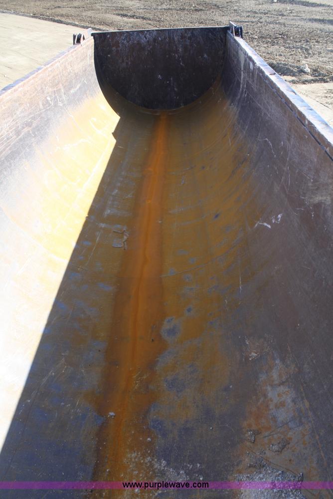 image for item A6769 1999 Trail King 26' end dump trailer