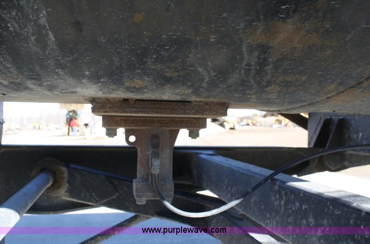 image for item A6769 1999 Trail King 26' end dump trailer