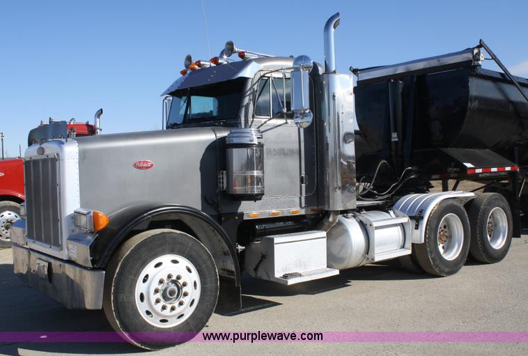 image for item A6772 1995 Peterbilt 378 semi