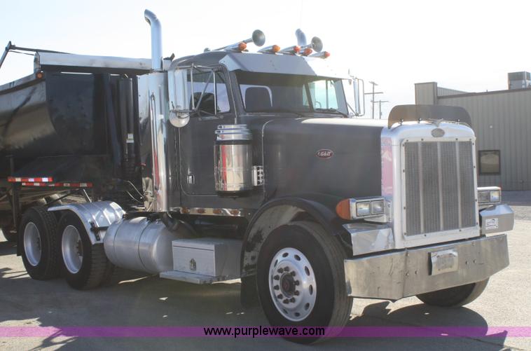 image for item A6772 1995 Peterbilt 378 semi